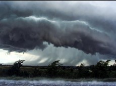 Meteo, arriva il fronte atlantico: piogge oltre 100 mm, poi il maltempo scende al Sud