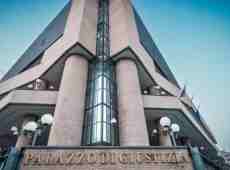 Molestie alla 13enne nel minimarket, il Riesame ribalta il gip: disposto il carcere per il commesso