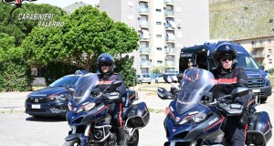 Blitz dei Carabinieri a Borgo Nuovo: oltre 90 denunce, lavoro nero e allacci abusivi