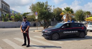 Giovane di 20 anni picchiato e rapinato a Capaci da quattro uomini, indagini in corso