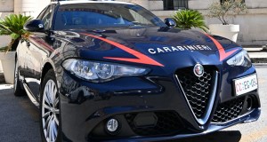 Tenta di uccidere l’ex compagna e il nuovo fidanzato speronando la loro auto, arrestato