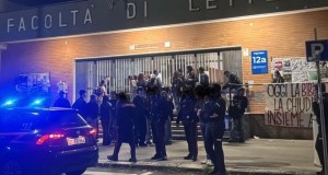 Studenti universitari, ‘carabinieri interrompono serata musicale, grave precedente’