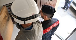 Caro elettricità, un’intera palazzina collegata abusivamente, dieci denunciati