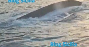 Imbarcazione affonda nel mare di San Nicola l’Arena, ritrovata senza nessuno a bordo