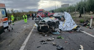 Auto si scontra con un Tir, quattro morti sulla statale, stavano andando al lavoro
