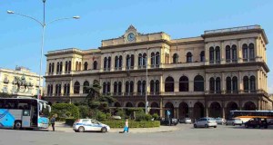 Pestaggio violento in centro a Palermo, caccia a due uomini
