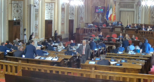 Manovra di bilancio, fissati 10 articoli prioritari, l’opposizione: “Merito nostro” ma continua lo scontro sulle “mancette”