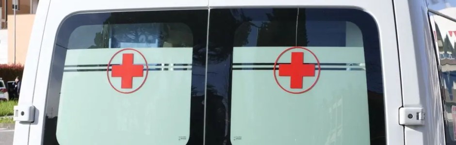 Bambino di tre anni trovato senza vita in casa dalla madre