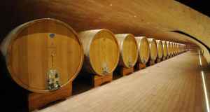 Spariscono 30mila bottiglie di vino in una notte: colpo da 5 milioni in una cantina toscana