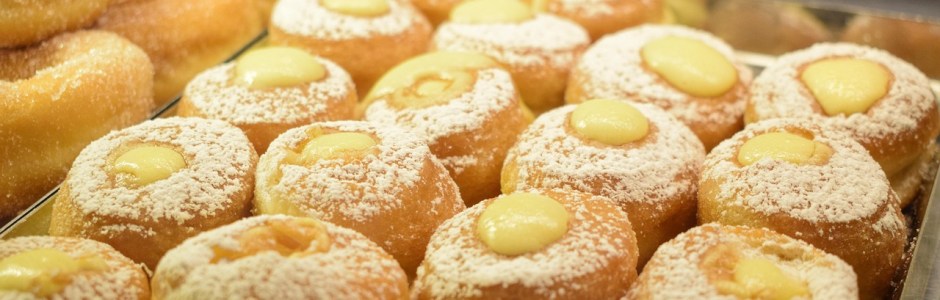 Cugino disabile soffocato da un bombolone alla crema: il tutore accusato di omicidio