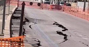 Frana sul lungomare di Avola, sindaco: “azione del mare” ma l’opposizione chiede la perizia