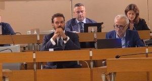 Italia nomina la nuova giunta, salda accordo con Carta e Bandiera ma la maggioranza è in bilico