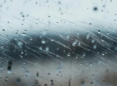 Meteo, il Mediterraneo alimenta nuovi temporali: domenica piogge forti su tre regioni, poi cambia tutto