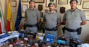 Bracconaggio, sequestrati 9 richiami illegali nelle campagne di Noto e Pachino